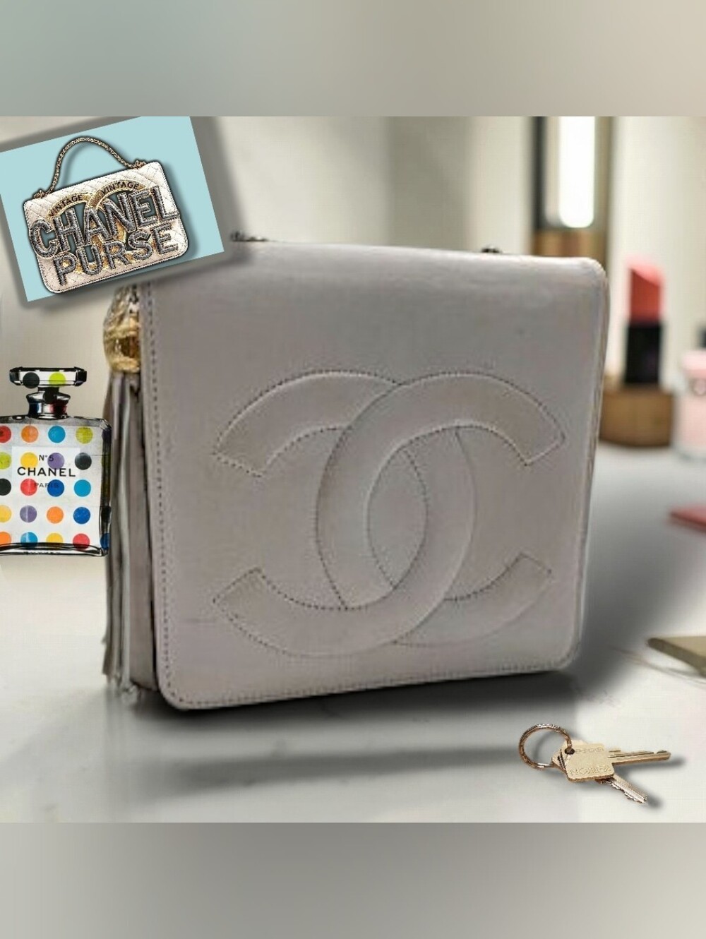 1980s Chanel Lambskin Leather Large CC Logo Single Gold Chain Strap Shoulder Bag